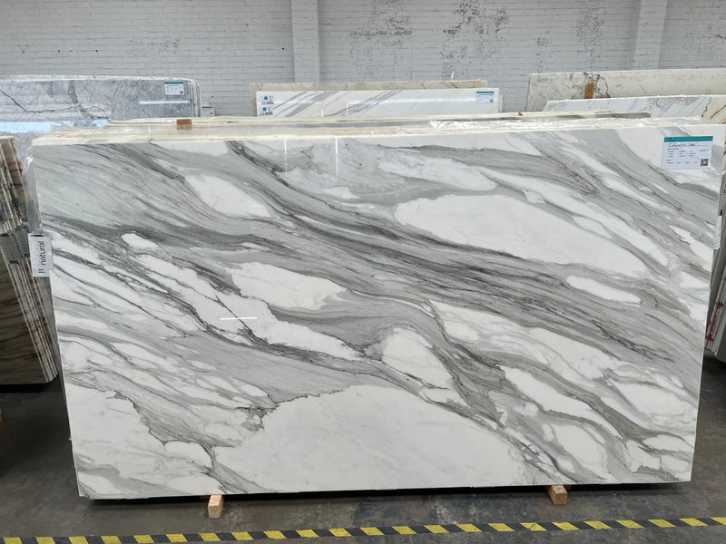 MARBLE CALACATTA OMG POLISHED 3/4