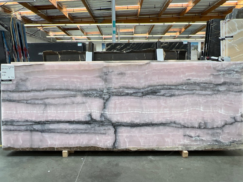 ONYX ROSA FASHION TOP / CHANEL POLISHED + AVP 3/4