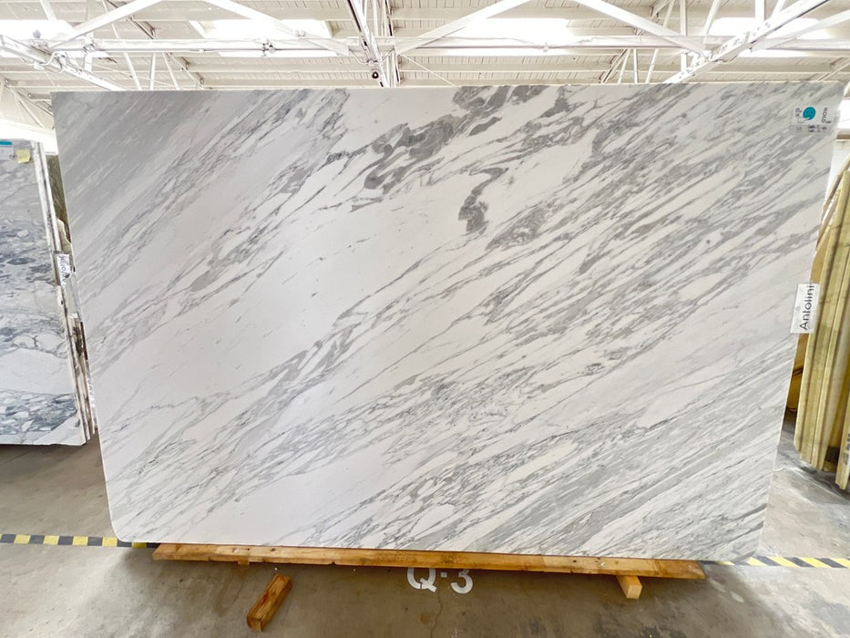 MARBLE CALACATTA A SUPER HONED 3/4