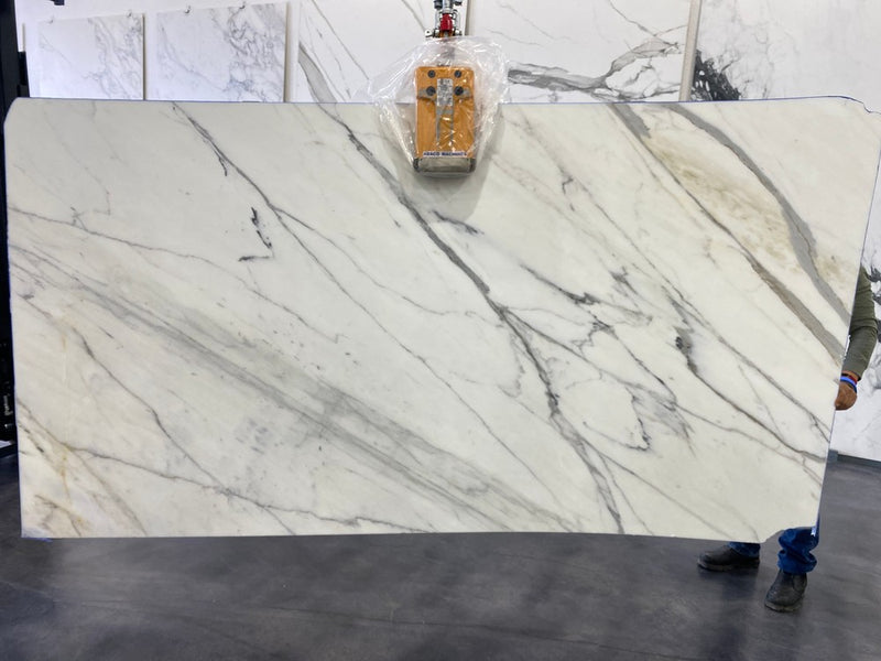 MARBLE CALACATTA STATUARIO HONED 3/4