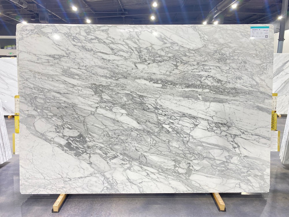 MARBLE CALACATTA A POLISHED + AZEROCARE 3/4