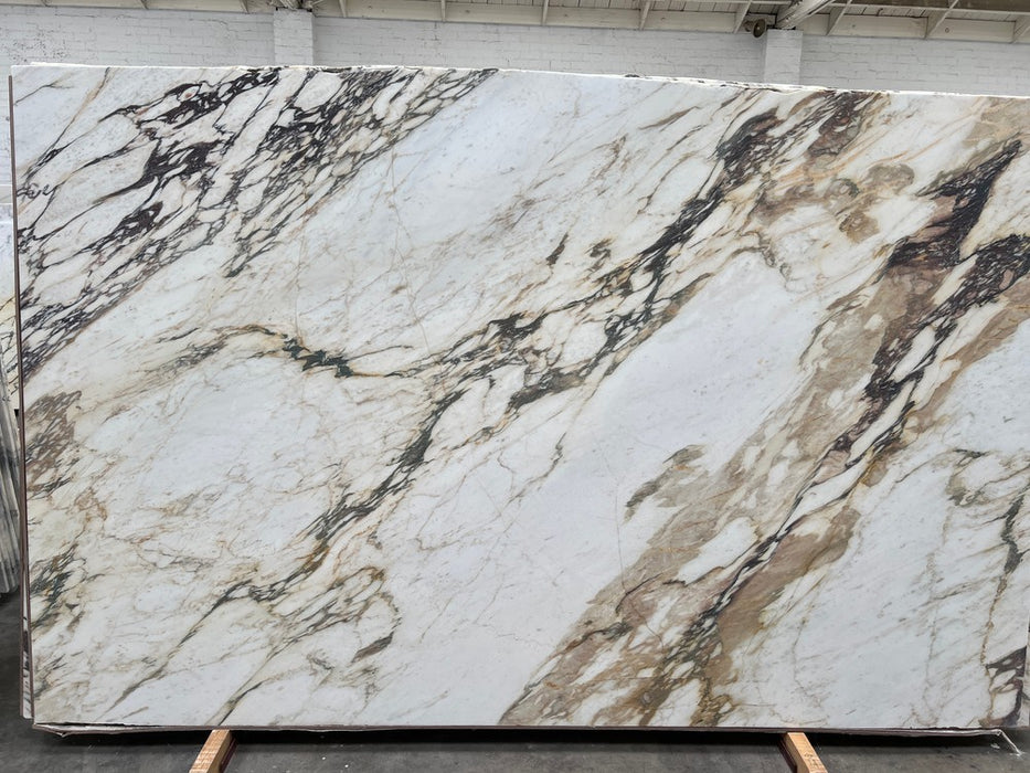 MARBLE CALACATTA VIOLA SUPREME HONED 3/4