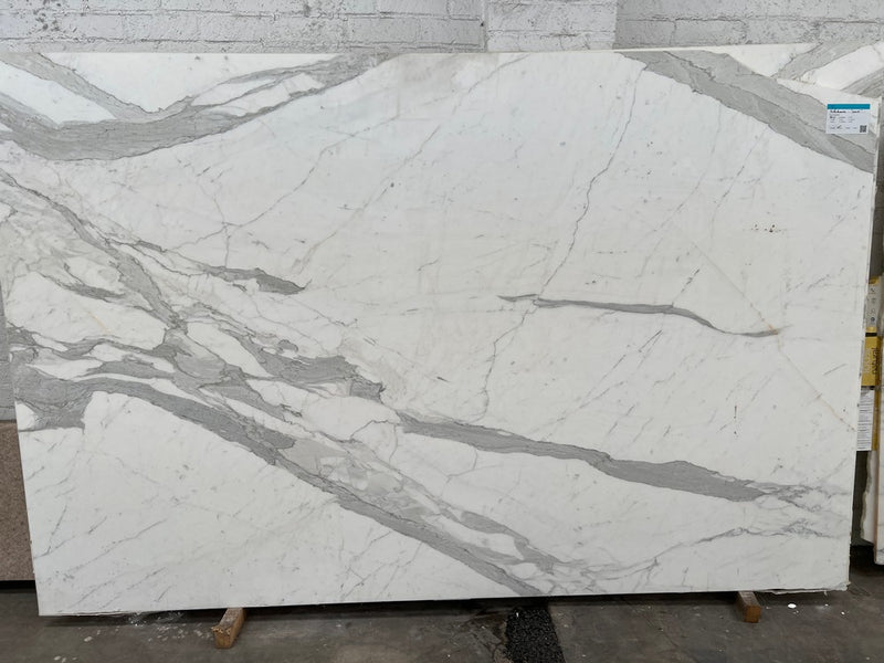 MARBLE STATUARIO OMG HONED 3/4