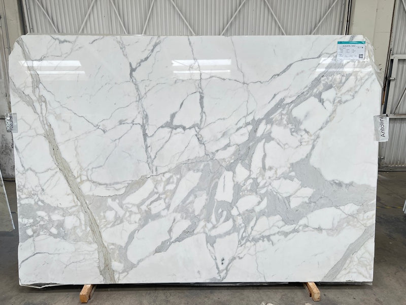 MARBLE CALACATTA OMG POLISHED 3/4 SP