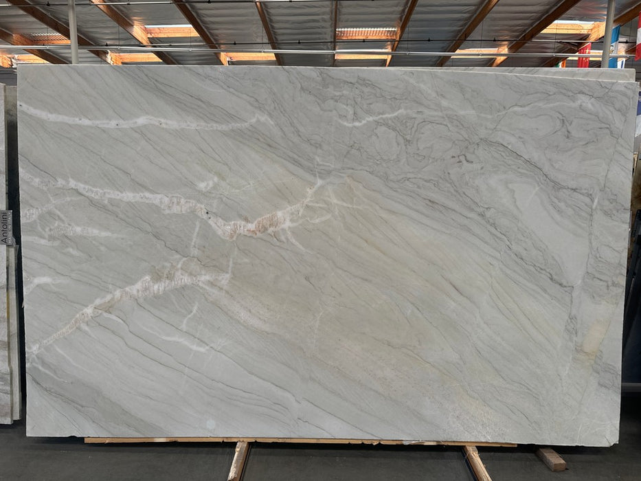 QUARTZITE SKYGOLD HONED 3/4