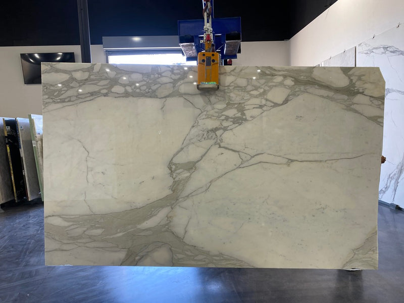 MARBLE CALACATTA PREMIUM POLISHED 3/4