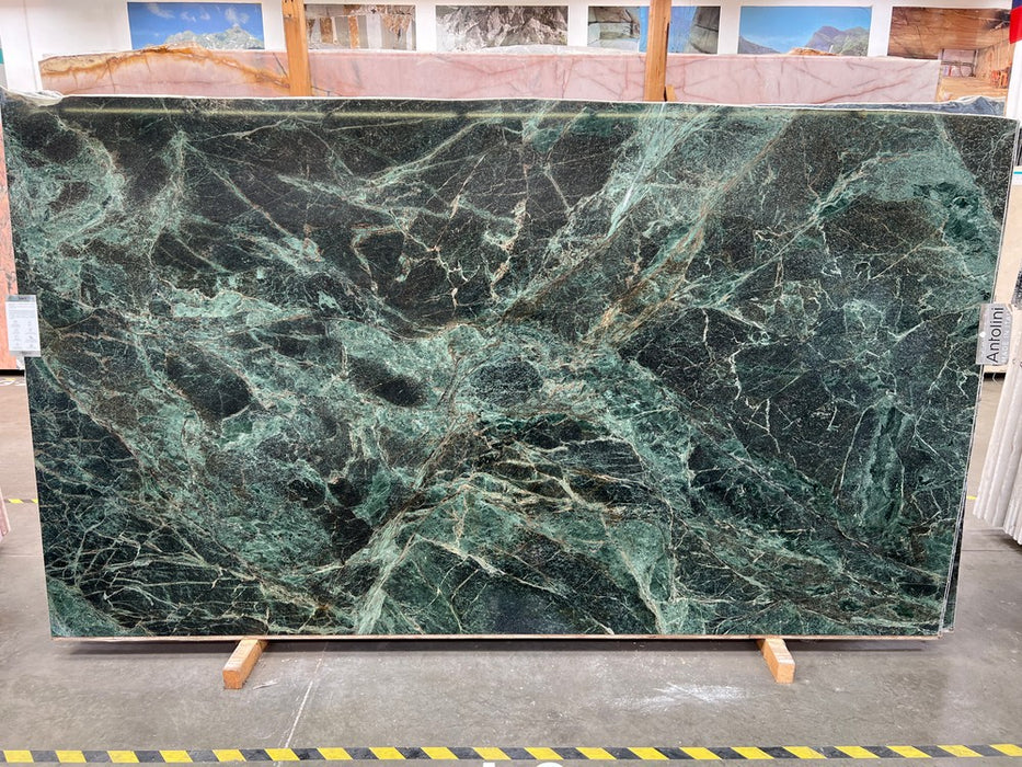 QUARZITE VERDE PROFONDO POLISHED 3/4