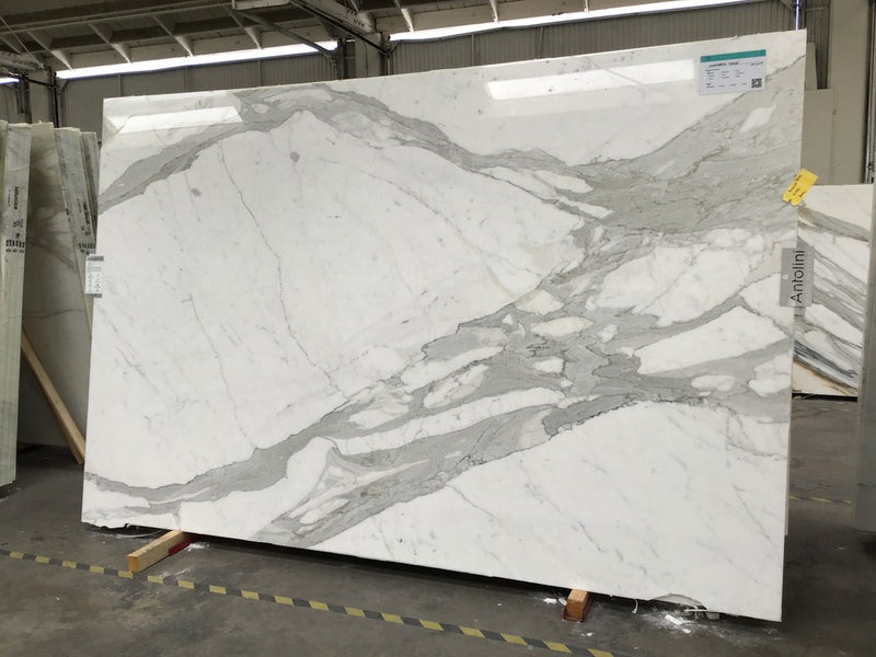 MARBLE STATUARIO OMG POLISHED 3/4