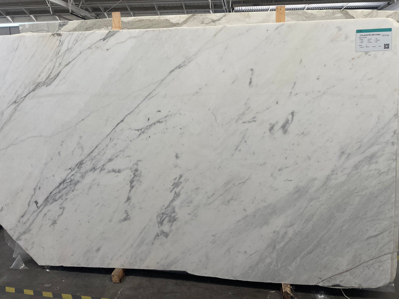 MARBLE CALACATTA VATICANO HONED 3/4