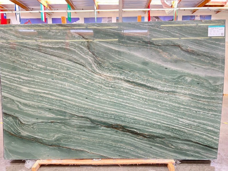 QUARTZITE VIVID GREEN POLISHED 3/4