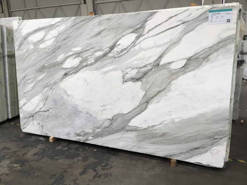 MARBLE CALACATTA OMG POLISHED 3/4